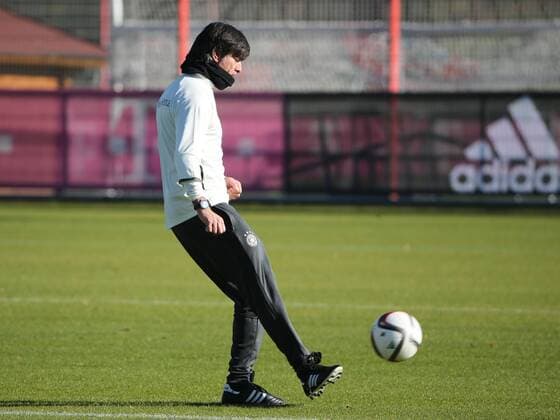11.11.2015, DFB Team Training, Säbenerstrasse, München, Fussball, im Bild: Trainer Joachim Loew (Deutschland)