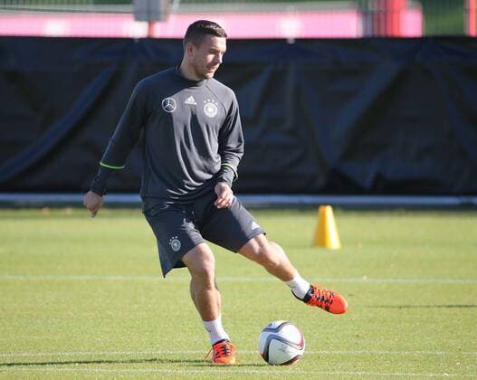 11.11.2015, DFB Team Training, Säbenerstrasse, München, Fussball, im Bild: Lukas Podolski (Deutschland)