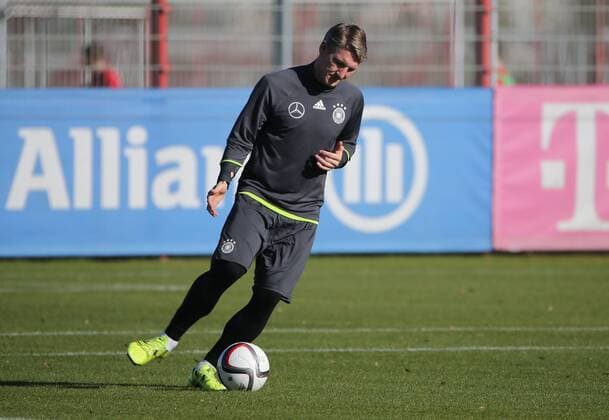 11.11.2015, DFB Team Training, Säbenerstrasse, München, Fussball, im Bild: Bastian Schweinsteiger (Deutschland)