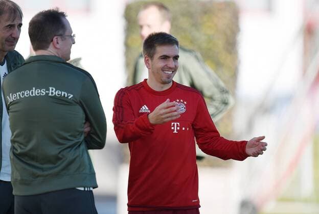 Fussball International 11.11.2015 Training der deutschen Nationalmannschaft in Muenchen beim FC Bayern an der Saebener Strasse: Philipp Lahm (FC Bayern Muenchen) trainiert zeitgleich zur Nationalmannschaft mit dem FC Bayern Muenchen 