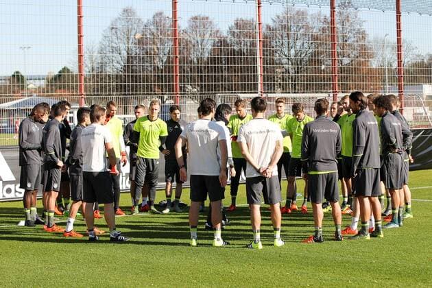 Muenchen Chef-Trainer Joachim Loew (Deutschland) spricht zur Mannschaft, Training, Nationalmannschaft, , Fussball, 11.11.2015 Copyright: Kolbert Eibner-Pressefoto EP_CKT