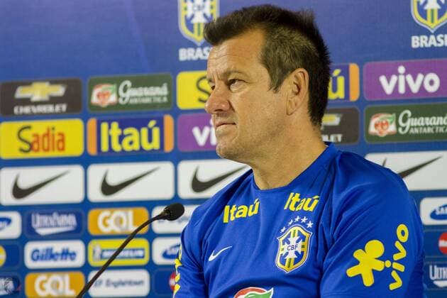 Treino da Sele??o Brasileira Principal SAO PAULO, Brazil - 11 11 2015: BRAZILIAN SELECTION TRAINING HOME - Technical collective interview Dunga national team Nationalteam during the training held at the Main. (Photo: Marco Galv?o FotoArena)  MarcoxGalv?o