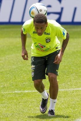 Treino da Sele??o Brasileira Principal SAO PAULO, Brazil - 11 11 2015: BRAZILIAN SELECTION TRAINING HOME - Neymar during training the Brazilian team Corinthians Main held at the Arena. (Photo: Marco Galv?o FotoArena)  MarcoxGalv?o