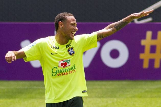 Treino da Sele??o Brasileira Principal SAO PAULO, Brazil - 11 11 2015: BRAZILIAN SELECTION TRAINING HOME - Neymar during training the Brazilian team Corinthians Main held at the Arena. (Photo: Marco Galv?o FotoArena)  MarcoxGalv?o