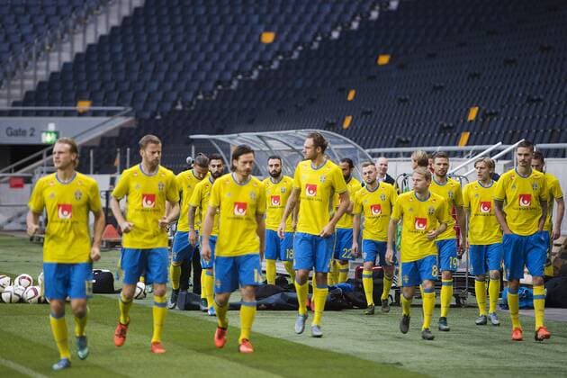 Fußball, Nationalteam Schweden, Fotoshooting in Stockholm 151111 Spelarna gör sig redo inför en lagfotografering med sveriges fotbollslandslag den 11 november 2015 i Stockholm.  Copyright: JOHANNAxLUNDBERG BB151111JL050
