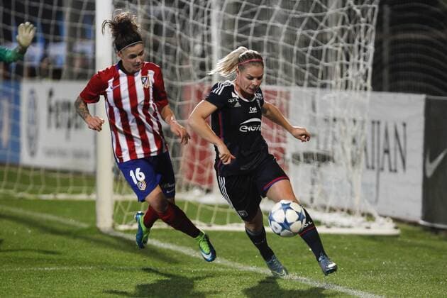 Fußball, Damen, Champions League, Atletico Madrid - Olympique Lyon Atletico de Madrid s Maria Leon and Olympique Lyonnais s Le Sommer during UEFA Women s Champions League soccer match between Atletico de Madrid and Olympique Lyonnais, in Madrid, Spain. November 11, 2015.  (20151111035)