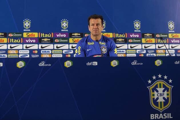 SAO PAULO, Nov. 11, 2015 -- Brazil s national soccer team coach Dunga takes part in a press conference PK Pressekonferenz at the Arena Corinthians Stadium in Sao Paulo, Brazil, Nov. 11, 2015. Brazil will faces Argentina Nov.12 and Peru Nov. 17 in qualifying match for the 2018 FIFA World Cup WM Weltmeisterschaft Fussball Russia. Rahel Patrasso) (jg) (sp) (SP)BRAZIL-SAO PAULO-SOCCER-TRAINING e RahelxPatrasso 