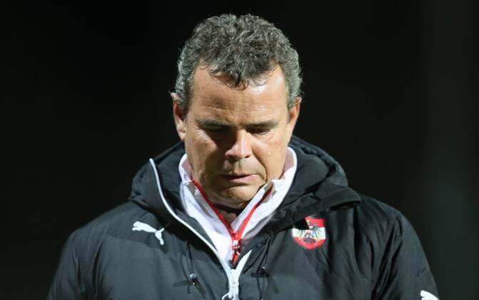 Fußball, U18 Testspiel, Österreich - Italien SOCCER - U18, AUT vs ITA, test match TRAISKIRCHEN,AUSTRIA,11.NOV.15 - SOCCER - under-18 OEFB international match Länderspiel Austria vs Italy, test match. Image shows head coach Manfred Zsak (AUT). GEPAxpictures xMarioxKneisl