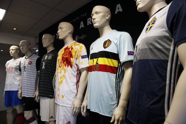 Fußball, Trikot Präsentation Nationalteam Belgien Maillot Belgique FOOTBALL : Presentation des nouveaux maillots - Belgique - Euro 2016 - Paris - 12 11 2015 PhotoNews Panoramic 