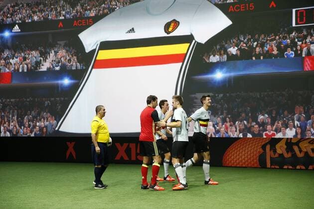 Fußball, Trikot Präsentation Nationalteam Belgien Nouveau Maillot belge FOOTBALL : Presentation des nouveaux maillots - Belgique - Euro 2016 - Paris - 12 11 2015 PhotoNews Panoramic 