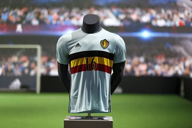 Fußball, Trikot Präsentation Nationalteam Belgien Nouveau Maillot belge FOOTBALL : Presentation des nouveaux maillots - Belgique - Euro 2016 - Paris - 12 11 2015 PhotoNews Panoramic 