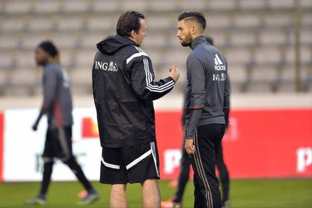 Fußball, Training Nationalteam Belgien Wilmots Marc head coach of Belgian Team talking to Ferraira Carrasco Yannick FOOTBALL : Entrainement Equipe Belgique - Bruxelles - 12 11 2015 PhotoNews Panoramic 