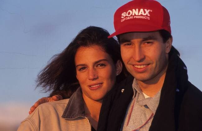 Motorsport, Formel 1, Ehefrauen der Ikonen - Archivbilder Heinz Harald Frentzen und Frau Tanja (li) fotografiert