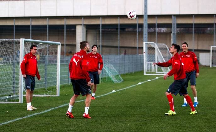 SOCCER - preview VIENNA,12.NOV.15 - SOCCER - training Nationalteam SUI. Image shows players of Switzerland. GEPAxpictures xPhilippxBrem