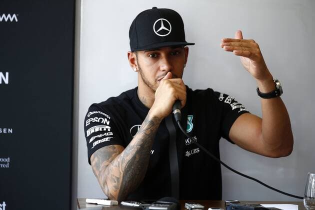 Motorsports: FIA Formula One World Championship WM Weltmeisterschaft 2015, Grand Prix of Brazil, 44 Lewis Hamilton (GBR, Mercedes AMG Petronas Formula One Team), xHOCHxZWEIx