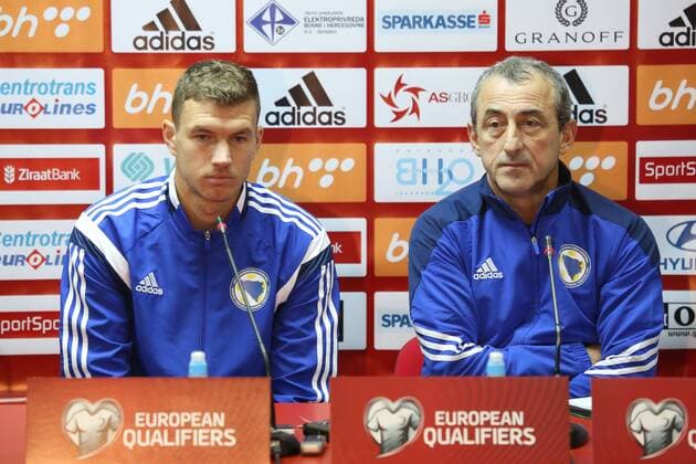 ZENICA, Nov. 12, 2015 -- Coach of the national soccer team of Bosnia and Herzegovina (BiH) Mehmed Bazdarevic(R) and captain Edin Dzeko attend a press conference PK Pressekonferenz before the Euro 2016 qualifying match between Bosnia and Herzegovina and Ireland at the stadium Bilino Polje in Zenica, BiH, on Nov. 12, 2015. ) (SP)BOSNIA AND HERZEGOVINA-ZENICA-SOCCER-EURO UEFA 2016 HarisxMemija 