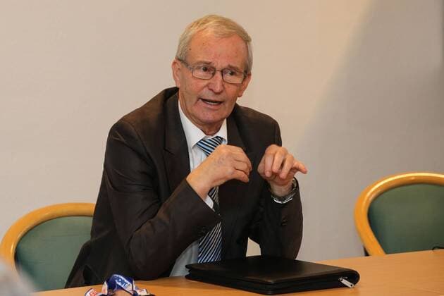Präsident Nordostostdeutscher Fußballverband Rainer Milkoreit (Deutschland) - 16. BDFL Oldie Fußballtrainer Treffen in der Sportschule Egidius Braun in Leipzig - Einzelbild,Deutschland, Fussball, Mann, Maenner,10.11.2015