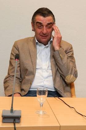 Sportdirektor Ralf Minge (Dynamo Dresden) - Podiumsgespräch zum Thema Der Fußball im Land des Weltmeisters und in Sachsen während des 16. BDFL Oldie Fußballtrainer Treffen in der Sportschule Egidius Braun in Leipzig - Einzelbild,Deutschland, Fussball, Mann, Maenner,10.11.2015