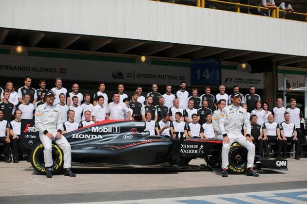 Brazilian Grand Prix, Sao Paulo 12 - 15 November 2015 12.11.2015 - Mclaren team photograph, Jenson Button (GBR) McLaren Honda MP4-30 and Fernando Alonso (ESP) McLaren Honda MP4-30 