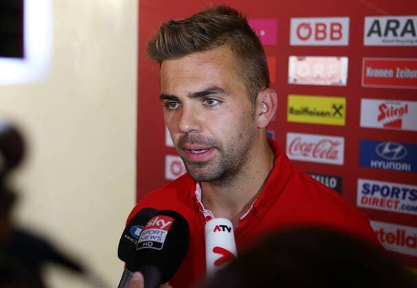 Fußball, Mediaday Nationalteam Österreich SOCCER - AUT vs SUI, friendly match, preview ALICANTE,SPAIN,13.NOV.15 - SOCCER - OEFB international match Länderspiel Austria vs Switzerland, friendly match, preview, team training camp, mixed zone team AUT. Image shows Lukas Hinterseer (AUT). GEPAxpictures xChristianxOrt