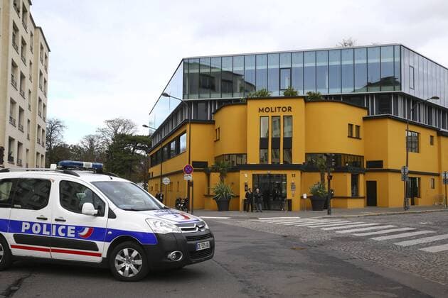 Absperrung vor dem Hotel Molitor in Paris, Frankreich - Mannschaftshotel der deutschen Nationalmannschaft vor dem Testspiel gegen Frankreich - 13 11 2015 GwendolineLeGoff Panoramic 