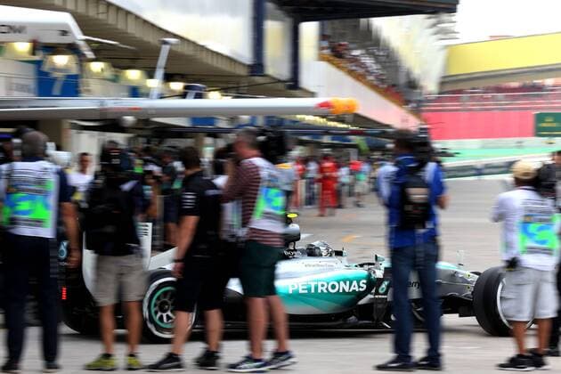 Motorsports: FIA Formula One World Championship WM Weltmeisterschaft 2015, Grand Prix of Brazil, 6 Nico Rosberg (GER, Mercedes AMG Petronas Formula One Team), xHOCHxZWEIx