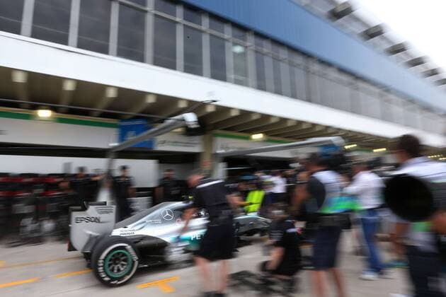 Motorsports: FIA Formula One World Championship WM Weltmeisterschaft 2015, Grand Prix of Brazil, 6 Nico Rosberg (GER, Mercedes AMG Petronas Formula One Team), xHOCHxZWEIx