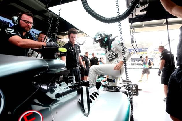 Motorsports: FIA Formula One World Championship WM Weltmeisterschaft 2015, Grand Prix of Brazil, 6 Nico Rosberg (GER, Mercedes AMG Petronas Formula One Team), xHOCHxZWEIx