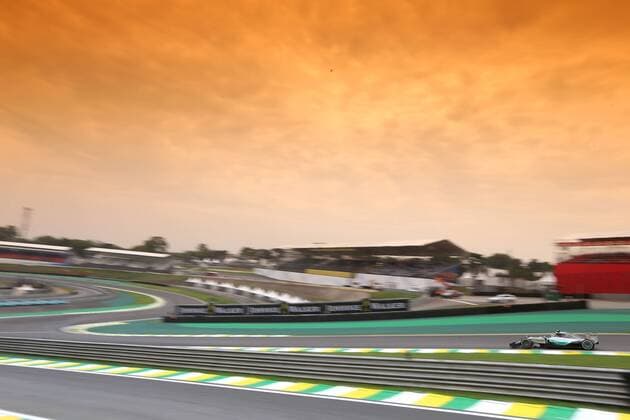 Motorsports: FIA Formula One World Championship WM Weltmeisterschaft 2015, Grand Prix of Brazil, 6 Nico Rosberg (GER, Mercedes AMG Petronas Formula One Team), xHOCHxZWEIx
