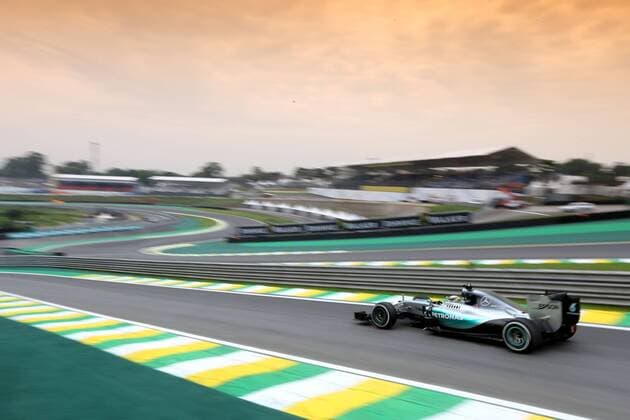 Motorsports: FIA Formula One World Championship WM Weltmeisterschaft 2015, Grand Prix of Brazil, 44 Lewis Hamilton (GBR, Mercedes AMG Petronas Formula One Team), xHOCHxZWEIx