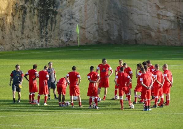 SOCCER - AUT vs SUI, friendly match, preview ALICANTE,SPAIN,13.NOV.15 - SOCCER - OEFB international match Länderspiel Austria vs Switzerland, friendly match, preview, team training camp, training team AUT. Image shows head coach Marcel Koller (AUT) and the team of AUT. GEPAxpictures xChristianxOrt