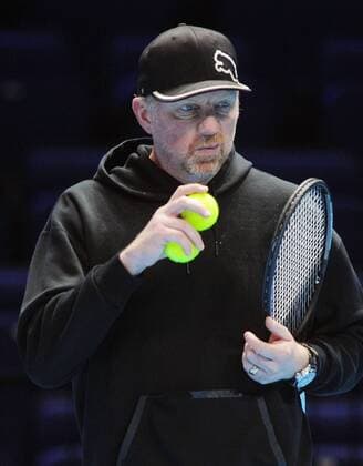 Tennis - 2015 ATP Tennis Herren World Tour Finals at The O2 - Pre-Tournament Media Day Coach Boris Becker during training with Novak Djokovic on the main court 