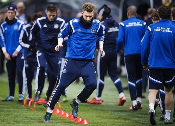Fußball, Nationalteam Dänemark Training 151113 Nicklas Bendtner under Danmarks fotbollslandslags träning den 13 november 2015 i Stockholm.  Copyright: JOELxMARKLUND BB151113JM083