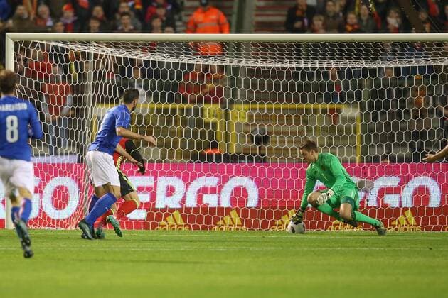 - BRUSSELS, BELGIUM: Belgium s goalkeeper Simon Mignolet cannot catch the ball during a friendly soccer game between Belgian national team Nationalteam Red Devils and Italy, in Brussels, Friday 13 November 2015, a game in preparation of the Euro2016 European Championship EM Europameisterschaft BRUNOxFAHY  x04739578x