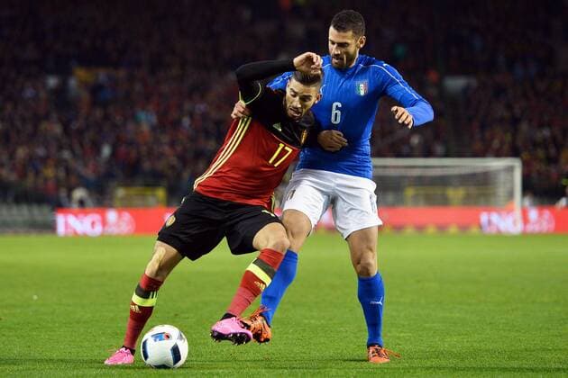 Ferraira Carrasco Yannick forward of Belgium battles for the ball with Antonio Candreva midfielder of Italy FOOTBALL : Belgique vs Italie - Match Amical - Bruxelles - 13 11 2015 PhotoNews Panoramic 