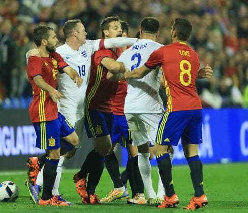 Tempers flare between Spain s and England s players International Friendly Länderspiel - Spain vs England - Estadio Jose Rico Perez Stadium - Spain - 13th November 2015 - Picture David Klein Sportimage EDITORIAL USE ONLY. No use with unauthorised audio, video, data, fixture lists, club league logos or live services. Online in-match use limited to 120 images, no video emulation. No use in betting, games or single club league player publications.