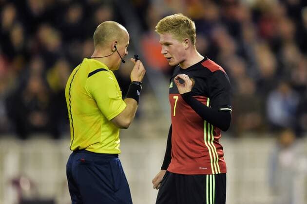 De Bruyne Kevin forward of Belgium in discussion with referee FOOTBALL : Belgique vs Italie - Match Amical - Bruxelles - 13 11 2015 PhotoNews Panoramic 