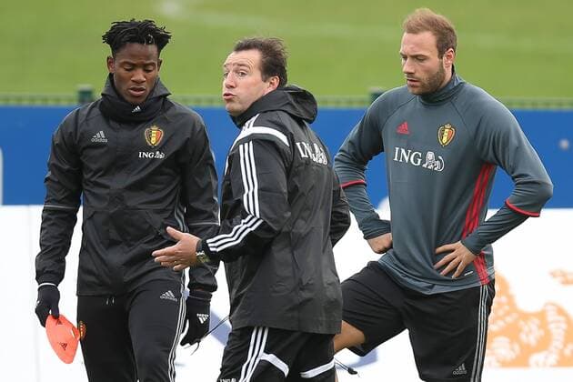 Fußball, Training Nationalteam Belgien - BRUSSELS, BELGIUM: Belgium s Michy Batshuayi, Belgium s head coach Marc Wilmots and Belgium s Laurent Depoitre pictured during a training session of the Red Devils, the Belgian national soccer team, in Zaventem, Saturday 14 November 2015. The team played Yesterday a friendly game against Italy and next Tuesday against Spain in preparation of Euro2016. BRUNOxFAHY  x04740063x