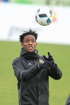 Fußball, Training Nationalteam Belgien - BRUSSELS, BELGIUM: Belgium s Michy Batshuayi pictured in action during a training session of the Red Devils, the Belgian national soccer team, in Zaventem, Saturday 14 November 2015. The team played Yesterday a friendly game against Italy and next Tuesday against Spain in preparation of Euro2016. BRUNOxFAHY  x04740069x
