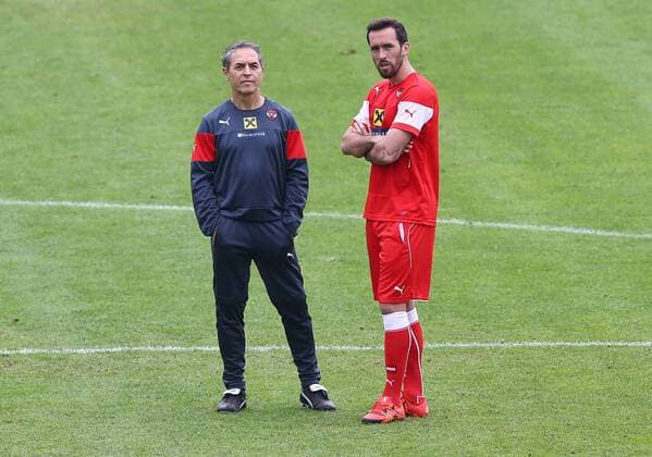 SOCCER - AUT vs SUI, friendly match, preview ALICANTE,SPAIN,14.NOV.15 - SOCCER - OEFB international match Länderspiel Austria vs Switzerland, friendly match, preview, team training camp, training team AUT. Image shows head coach Marcel Koller and Christian Fuchs (AUT). GEPAxpictures xChristianxOrt