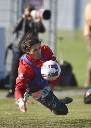 SOCCER - AUT vs SUI, friendly match, preview VIENNA,AUSTRIA,14.NOV.15 - SOCCER - OEFB international match Länderspiel Austria vs Switzerland, friendly match, preview, training team SUI. Image shows Yann Sommer (SUI). GEPAxpictures xM.xHoermandinger