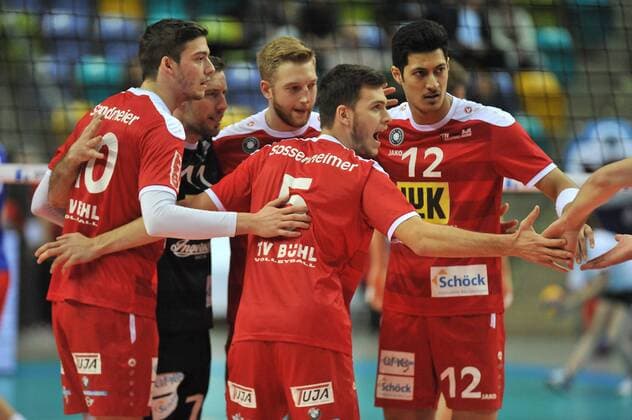 14.11.2015, xtkx, Volleyball 1.Bundesliga, United Volleys Frankfurt - TV Ingersoll Bühl, emspor v.l. Team TV Buehl,