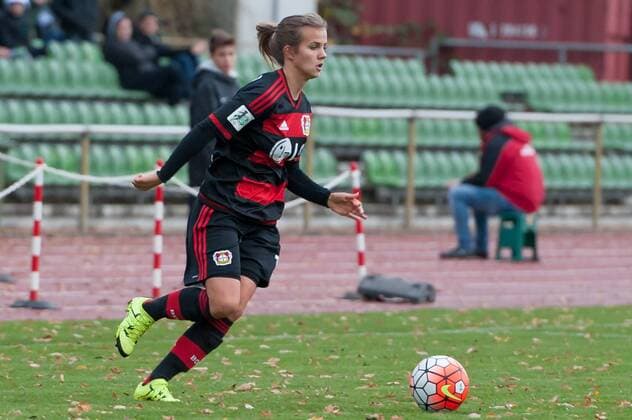 Anna Gasper (Bayer 04 Leverkusen, 13) Freisteller, Einzelbild, Aktion, Fussball, Allianz Frauen-Bundesliga, SV Werder Bremen - Bayer 04 Leverkusen, xobx
