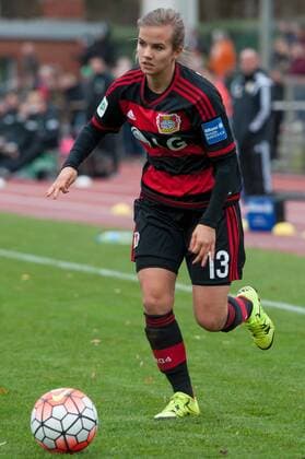 Anna Gasper (Bayer 04 Leverkusen, 13) Freisteller, Einzelbild, Aktion, Fussball, Allianz Frauen-Bundesliga, SV Werder Bremen - Bayer 04 Leverkusen, xobx