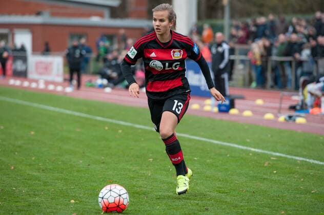 Anna Gasper (Bayer 04 Leverkusen, 13) Freisteller, Einzelbild, Aktion, Fussball, Allianz Frauen-Bundesliga, SV Werder Bremen - Bayer 04 Leverkusen, xobx