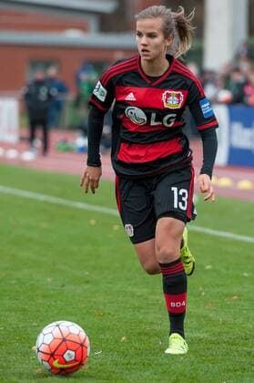 Anna Gasper (Bayer 04 Leverkusen, 13) Freisteller, Einzelbild, Aktion, Fussball, Allianz Frauen-Bundesliga, SV Werder Bremen - Bayer 04 Leverkusen, xobx