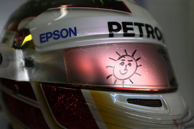 Motorsports: FIA Formula One World Championship WM Weltmeisterschaft 2015, Grand Prix of Brazil, helmet of 44 Lewis Hamilton (GBR, Mercedes AMG Petronas Formula One Team), Helm xHOCHxZWEIx