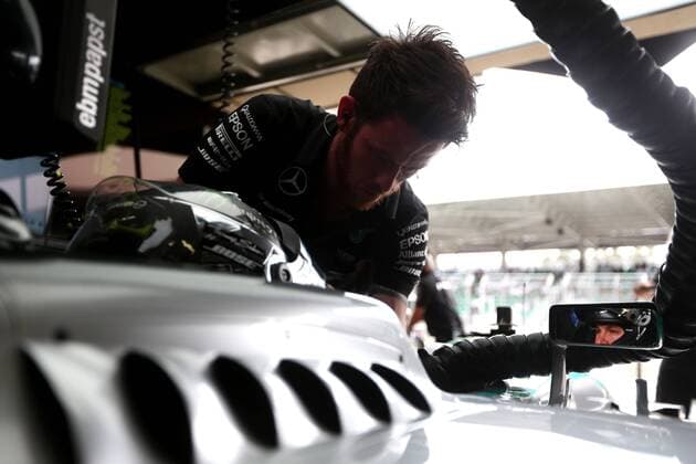 Motorsports: FIA Formula One World Championship WM Weltmeisterschaft 2015, Grand Prix of Brazil, 6 Nico Rosberg (GER, Mercedes AMG Petronas Formula One Team), xHOCHxZWEIx