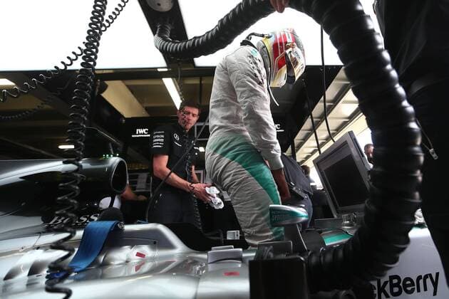 Motorsports: FIA Formula One World Championship WM Weltmeisterschaft 2015, Grand Prix of Brazil, 44 Lewis Hamilton (GBR, Mercedes AMG Petronas Formula One Team), xHOCHxZWEIx