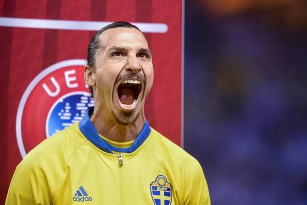 Fußball, EM Quali, Schweden - Dänemark, Schweden vor Spielbeginn 151114 Sveriges Zlatan Ibrahimovic före fotbollsmatchen i EM-kvalets playoff mellan Sverige och Danmark den 14 november 2015 i Stockholm.  Copyright: JOHANNAxLUNDBERG BB151114JL014